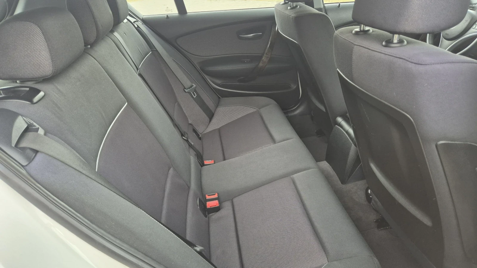 BMW 120 2.0d Автомат, снимка 15 - Автомобили и джипове - 54150055