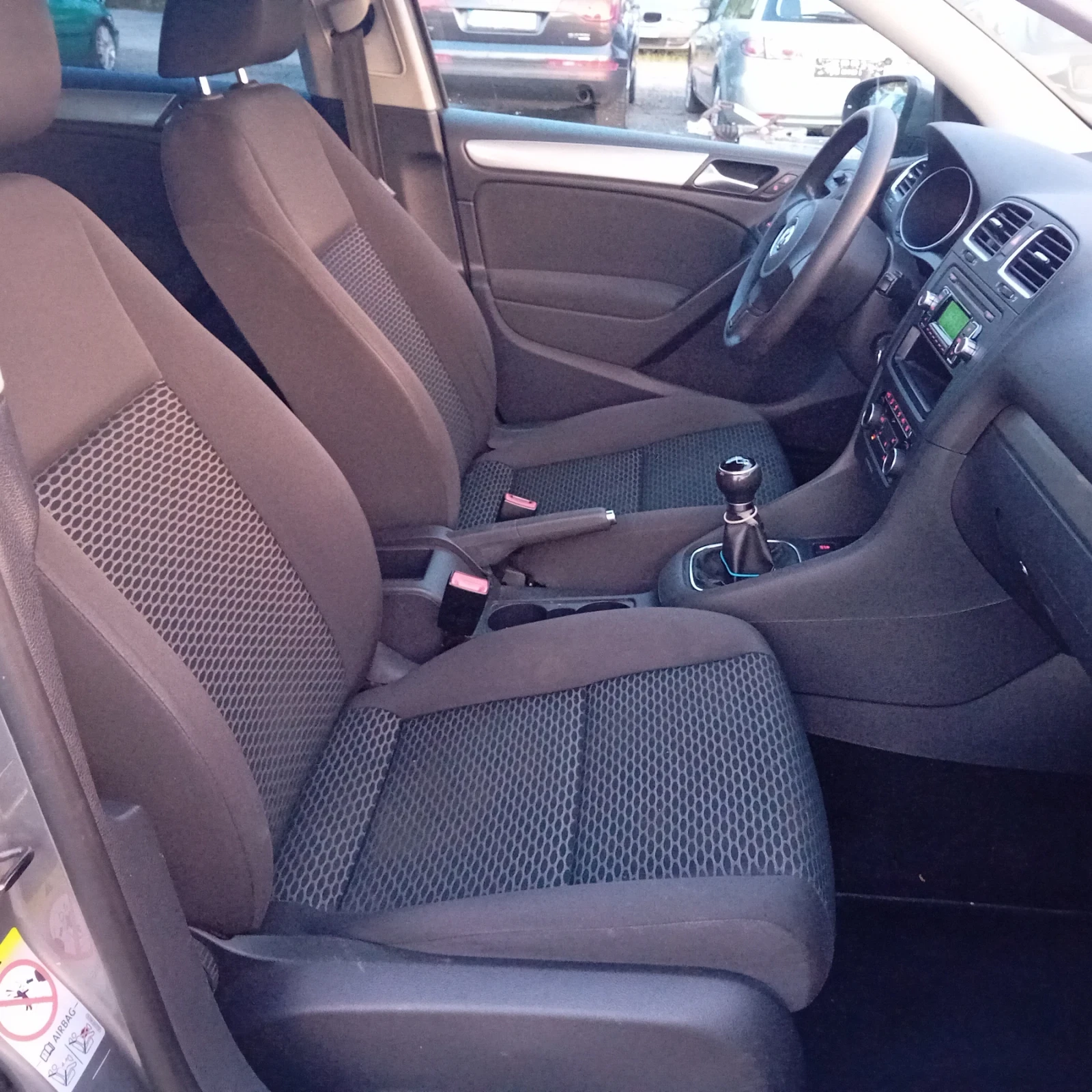 VW Golf 1.6 TDI 105k., снимка 13 - Автомобили и джипове - 54990386