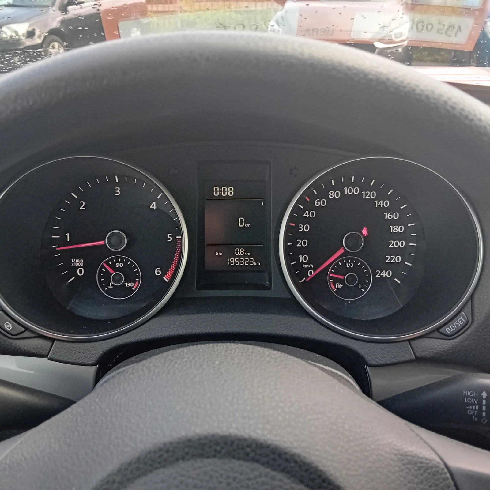 VW Golf 1.6 TDI 105k., снимка 7 - Автомобили и джипове - 54990386