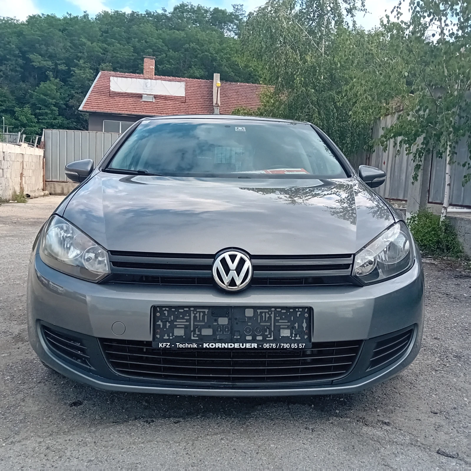 VW Golf 1.6 TDI 105k., снимка 2 - Автомобили и джипове - 54990386