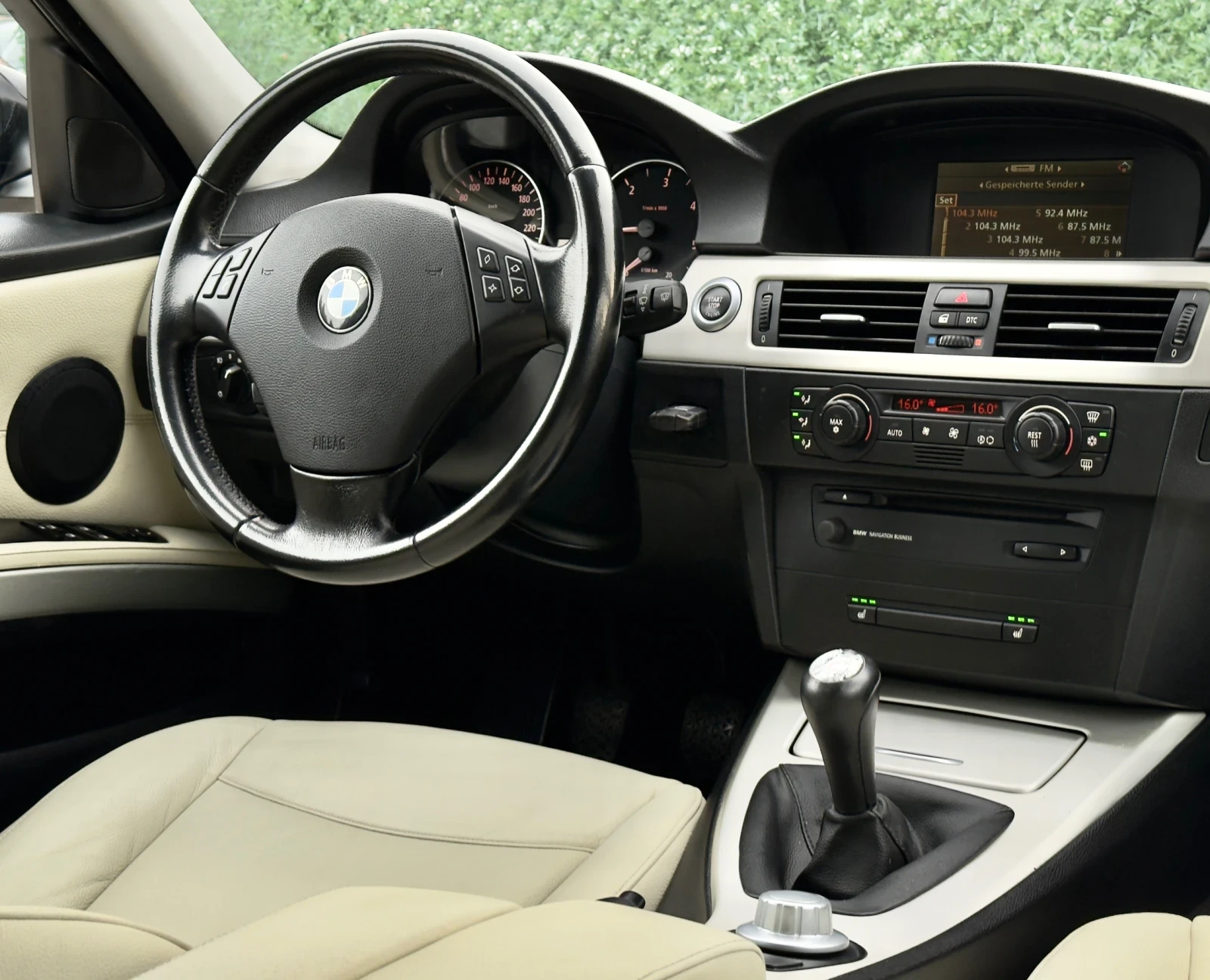 BMW 320 2.0D NAVI/XENON, снимка 12 - Автомобили и джипове - 55365979