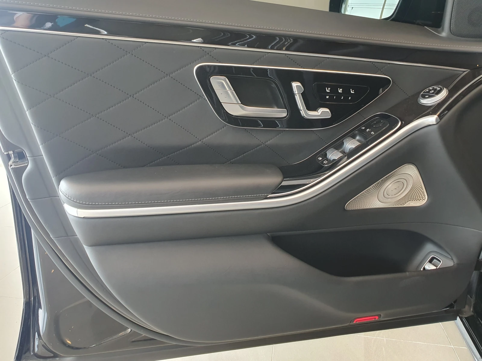 Mercedes-Benz S 580 SOFT CLOSE* ЕЛ. БАГАЖНИК* HUD* МАСАЖ* КРАЙНА ЦЕНА, снимка 5 - Автомобили и джипове - 55496017