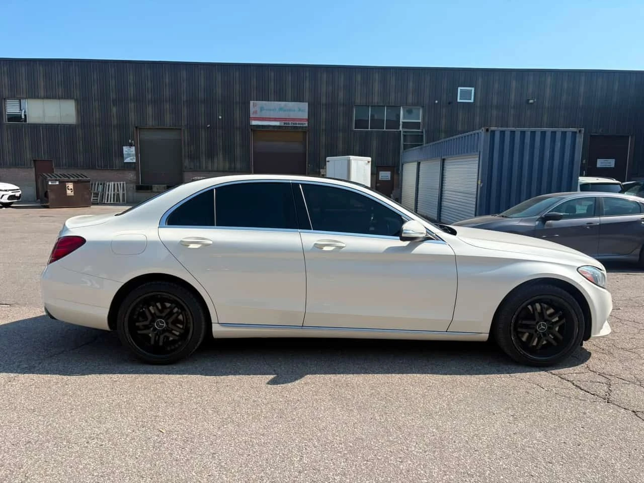 Mercedes-Benz C 300 4MATIC | CARFAX | АВТОКРЕДИТ БЕЗ ПЪРВОНАЧАЛНА, снимка 4 - Автомобили и джипове - 55566639
