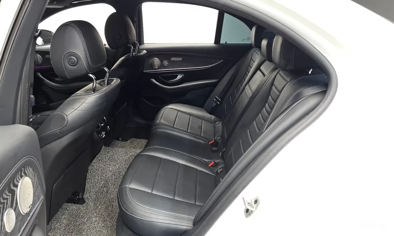 Mercedes-Benz E 350 AMG* LINE* 4MATIC* BURMESTER* ОБДУХВАНЕ* ДИСТРОНИК, снимка 14 - Автомобили и джипове - 56246129