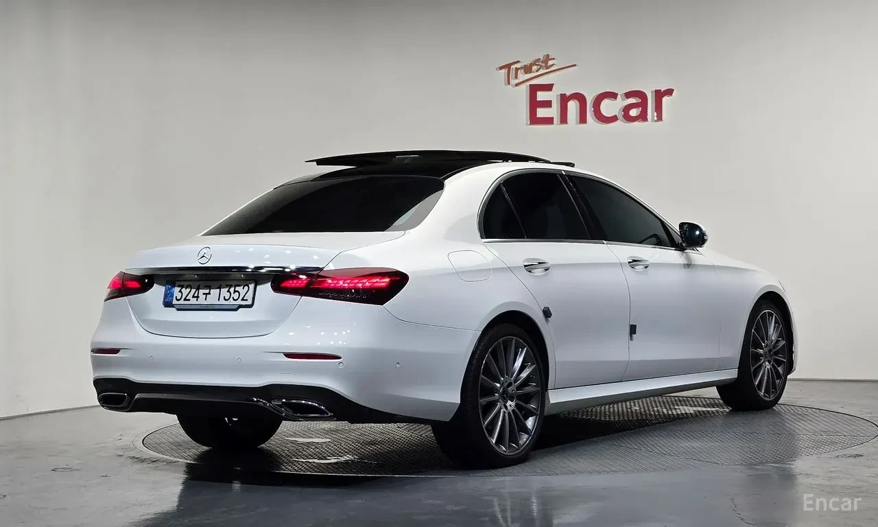 Mercedes-Benz E 350 AMG* LINE* 4MATIC* BURMESTER* ОБДУХВАНЕ* ДИСТРОНИК, снимка 2 - Автомобили и джипове - 56246129