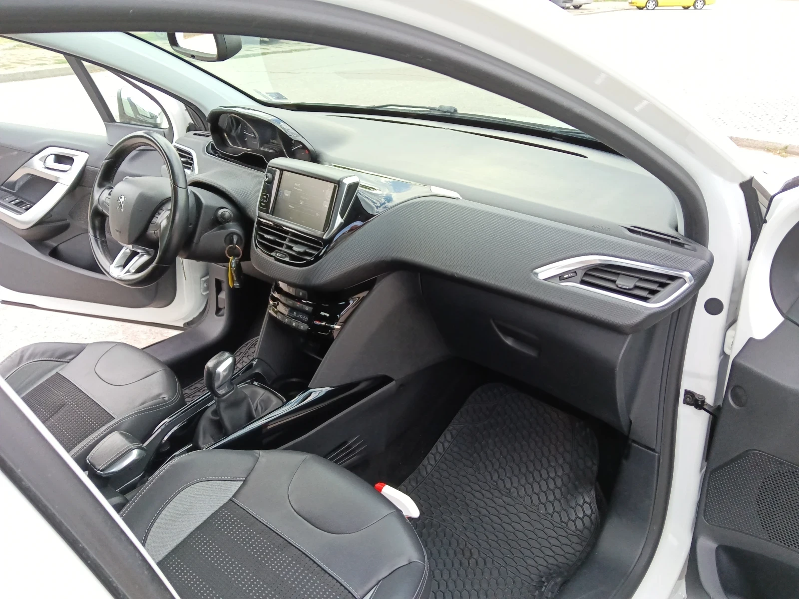 Peugeot 2008 Газова уредба, снимка 10 - Автомобили и джипове - 56381797