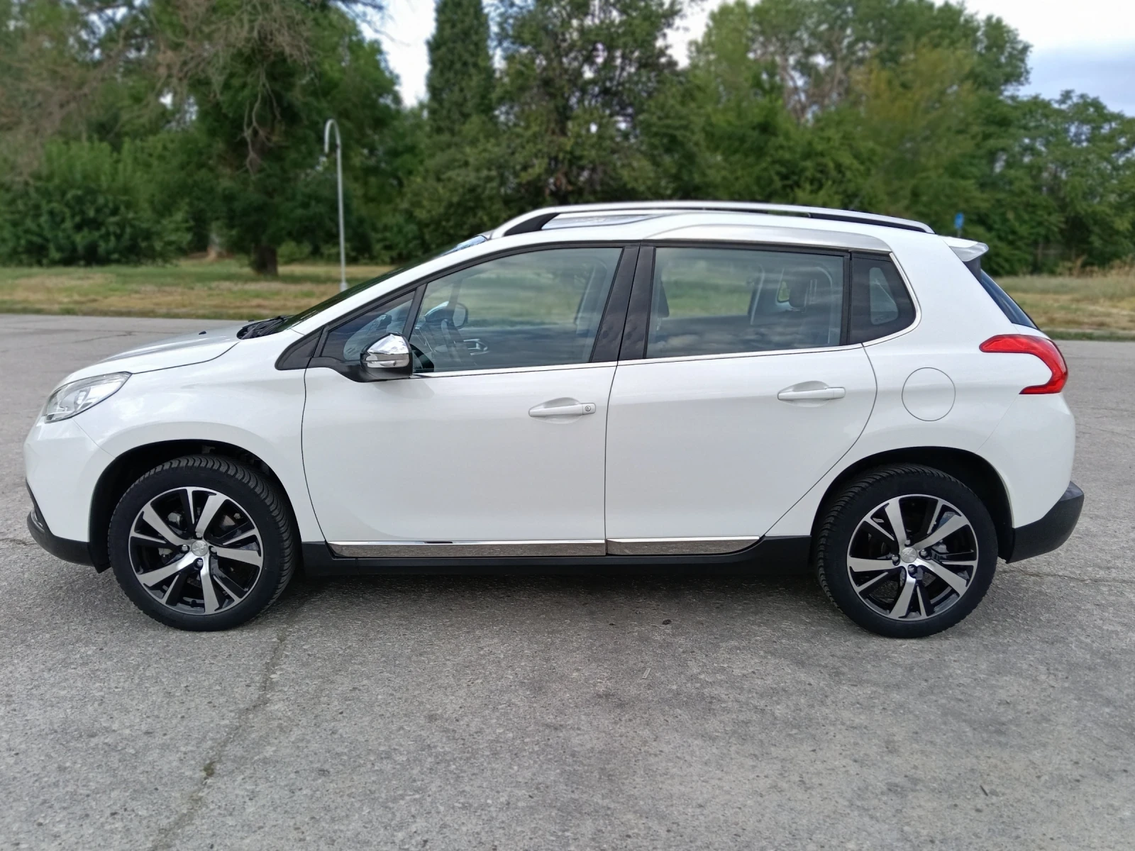 Peugeot 2008 Газова уредба, снимка 8 - Автомобили и джипове - 56381797