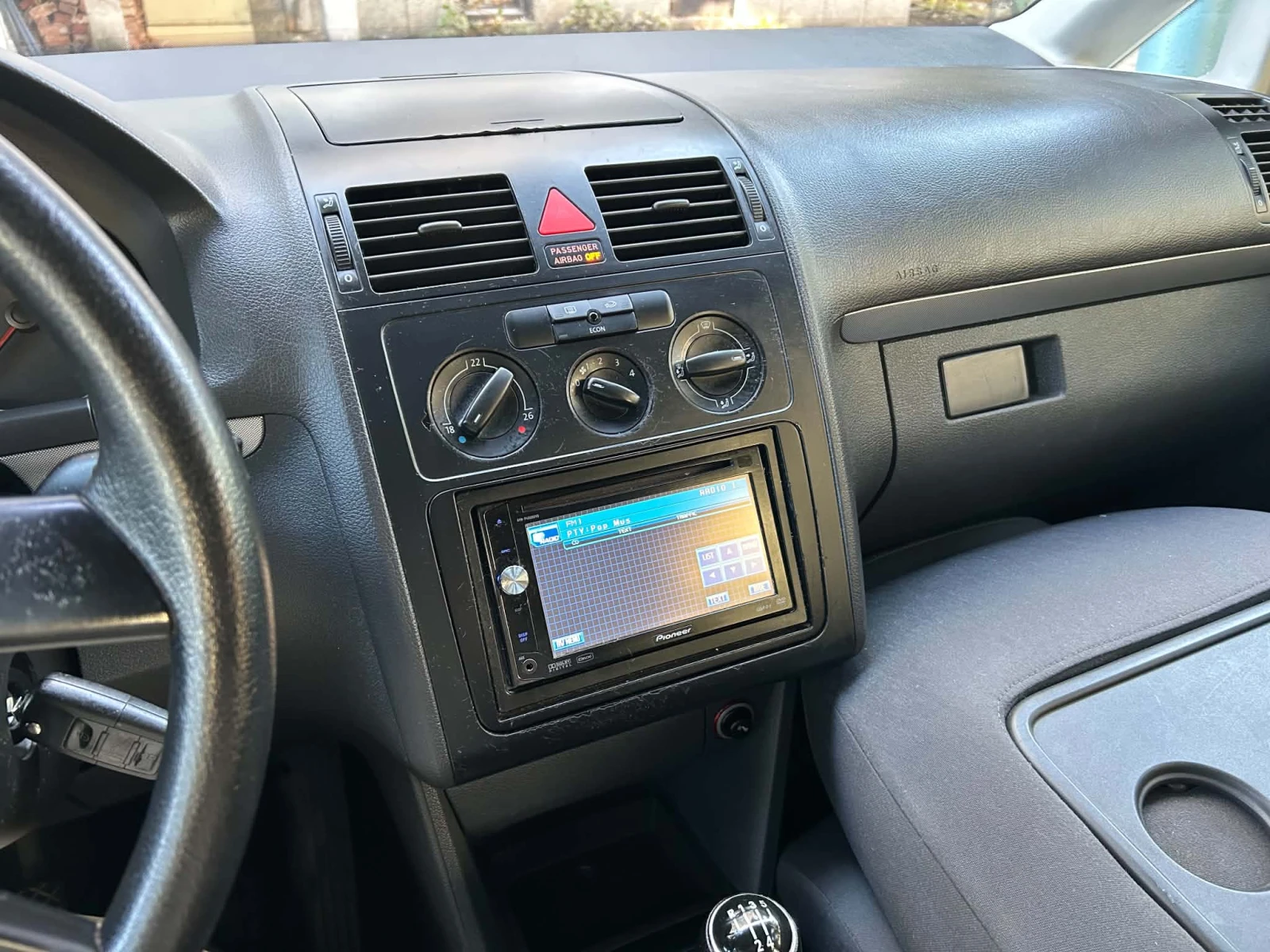 VW Touran, снимка 5 - Автомобили и джипове - 56423249