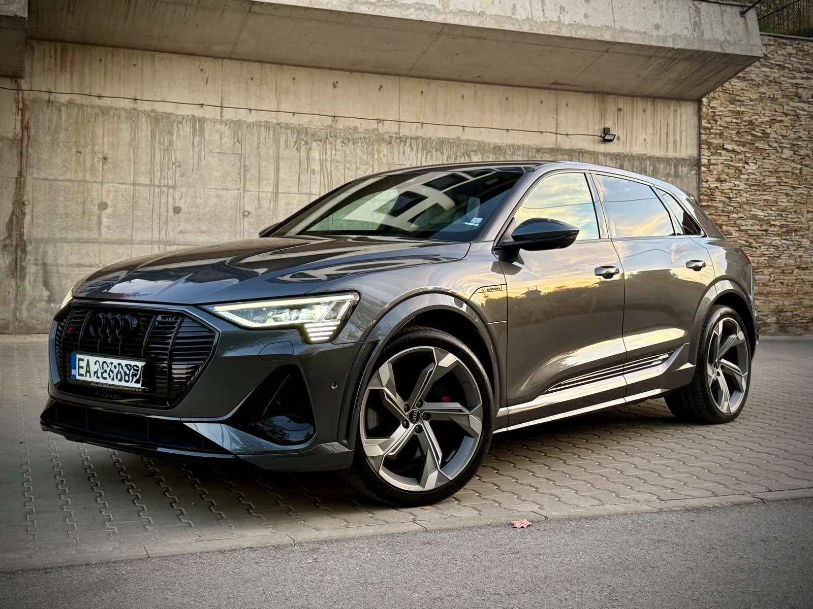 Audi E-Tron S / AUDI EXCLUSIVE / �������� / ��� ������ | Mobile.bg � ����������� 2