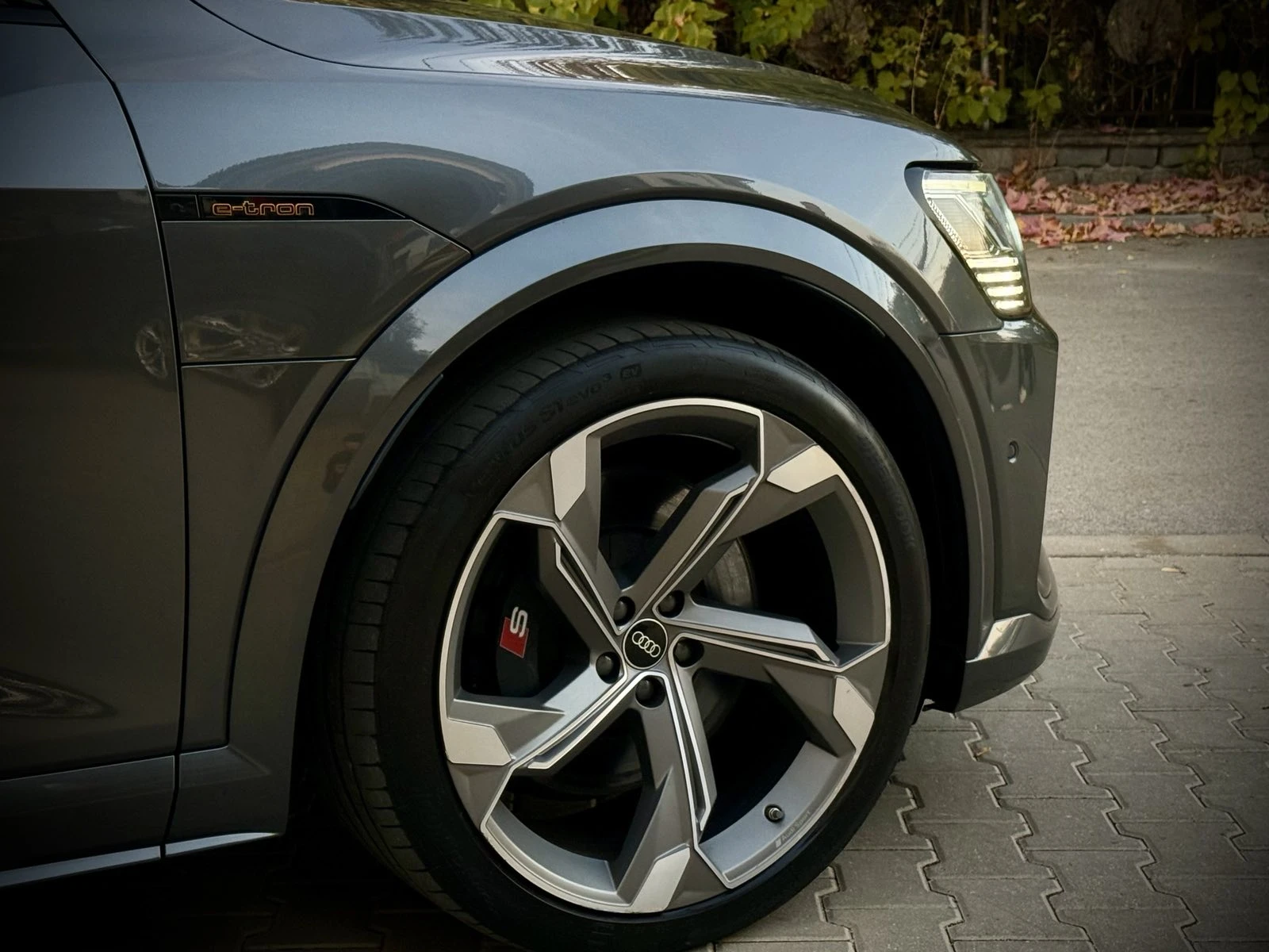 Audi E-Tron S / AUDI EXCLUSIVE / �������� / ��� ������ | Mobile.bg � ����������� 6
