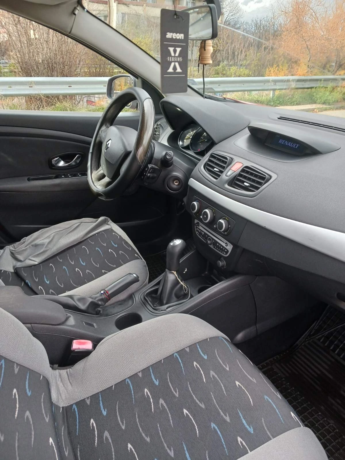Renault Megane, снимка 6 - Автомобили и джипове - 56739624