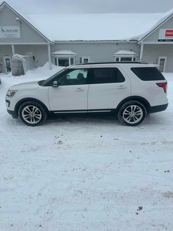 Ford Explorer 2019 XLT AWD * БЕЗ ПЪРВОНАЧАЛНА ВНОСКА, снимка 4 - Автомобили и джипове - 53162951