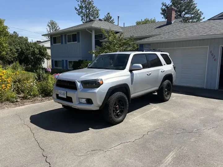 Toyota 4runner 4WD 4dr V6 SR5, снимка 3 - Автомобили и джипове - 55472337