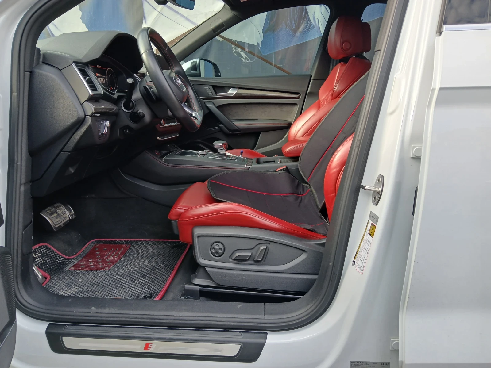 Audi SQ5 Prestige , снимка 9 - Автомобили и джипове - 53969591