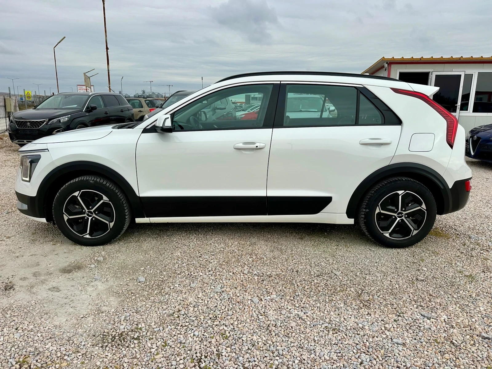 Kia Niro Хибрид 34000км, снимка 4 - Автомобили и джипове - 54187983