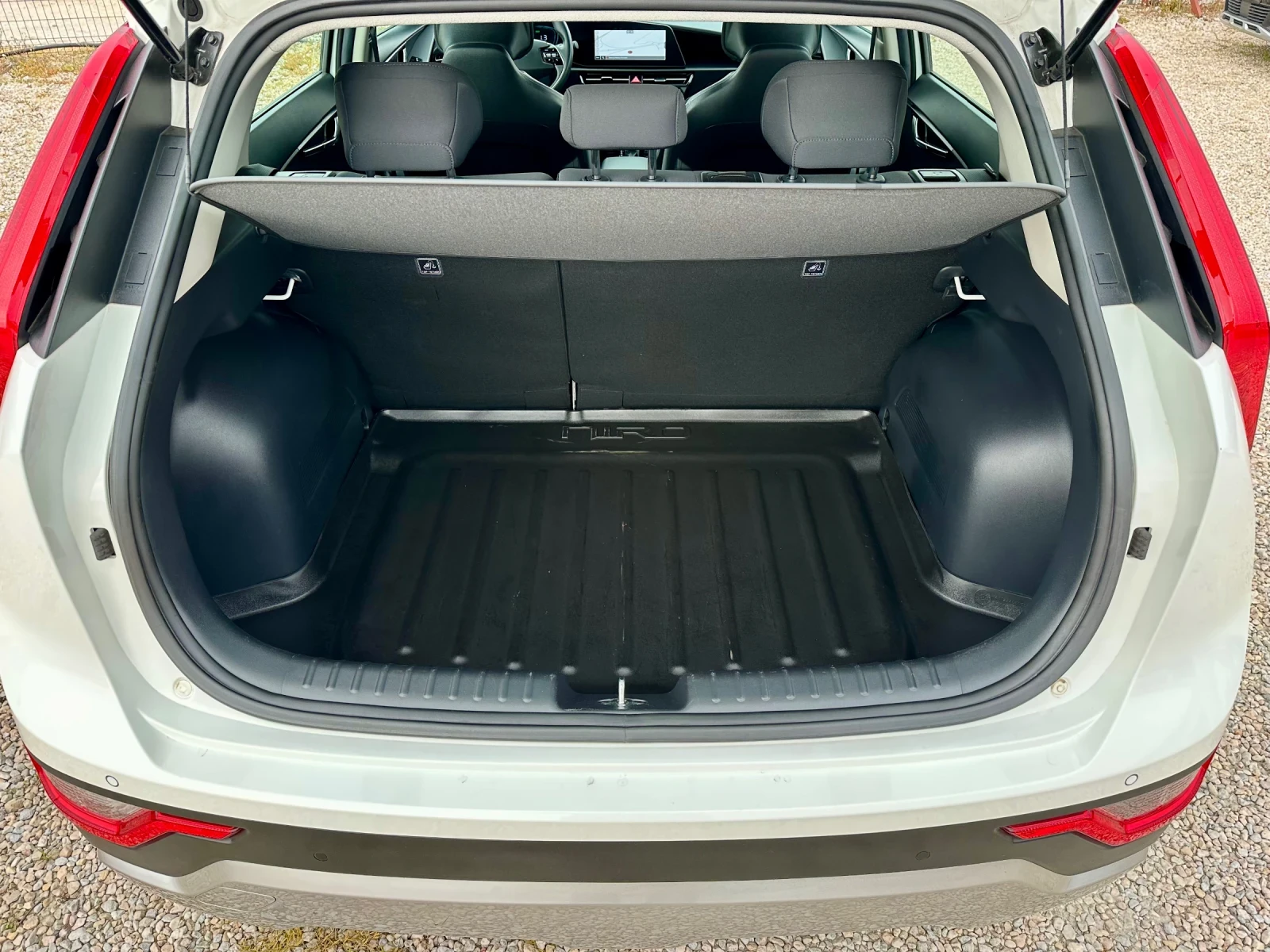 Kia Niro Хибрид 34000км, снимка 15 - Автомобили и джипове - 54187983