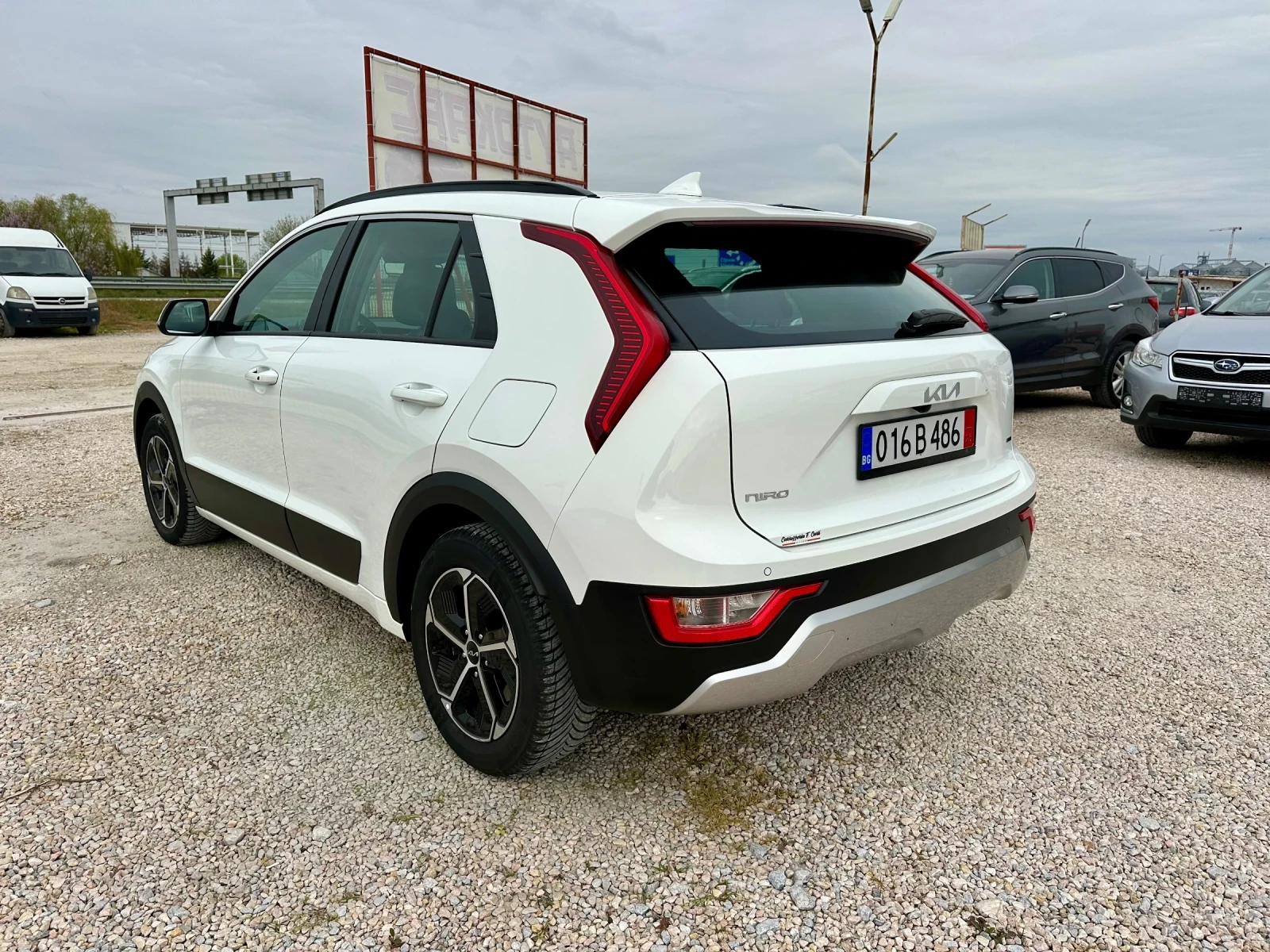 Kia Niro Хибрид 34000км, снимка 5 - Автомобили и джипове - 54187983