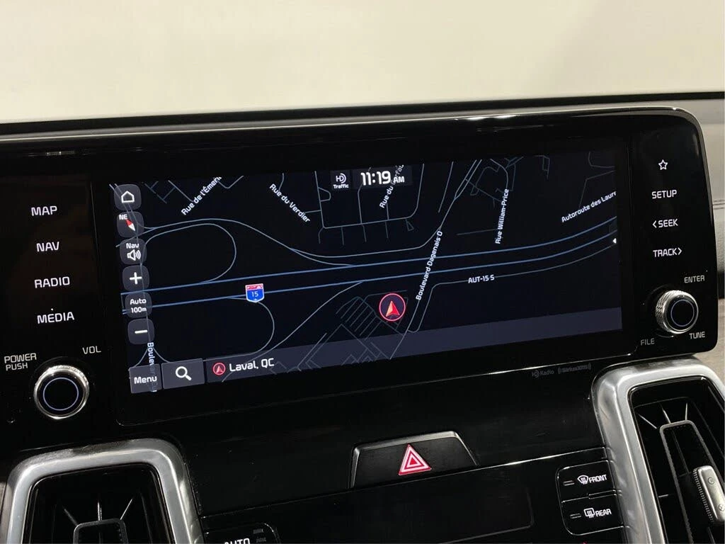 Kia Sorento X-LINE* CARPLAY* ПОДГРЕВ* КАМЕРА* ПАНОРАМА* КЕЙЛЕС, снимка 14 - Автомобили и джипове - 54241429