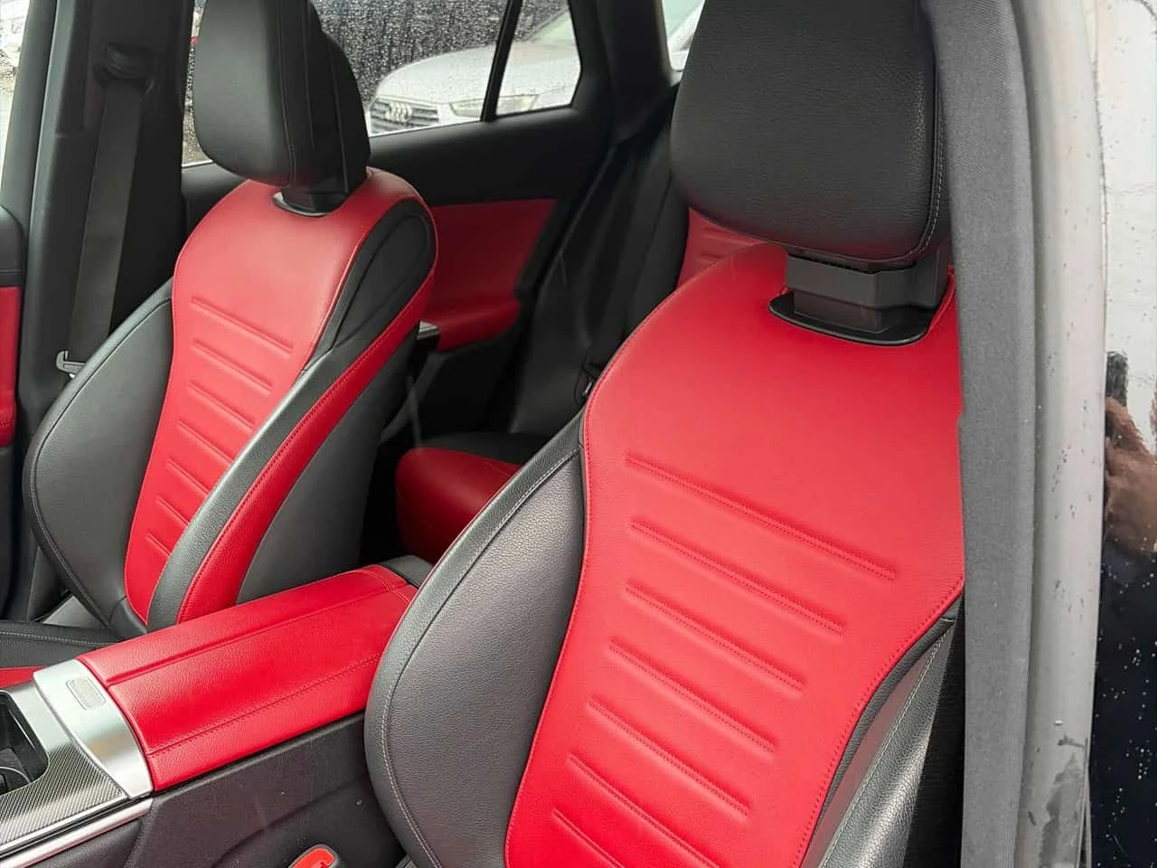 Mercedes-Benz GLC 300 CARFAX, снимка 11 - Автомобили и джипове - 54278775