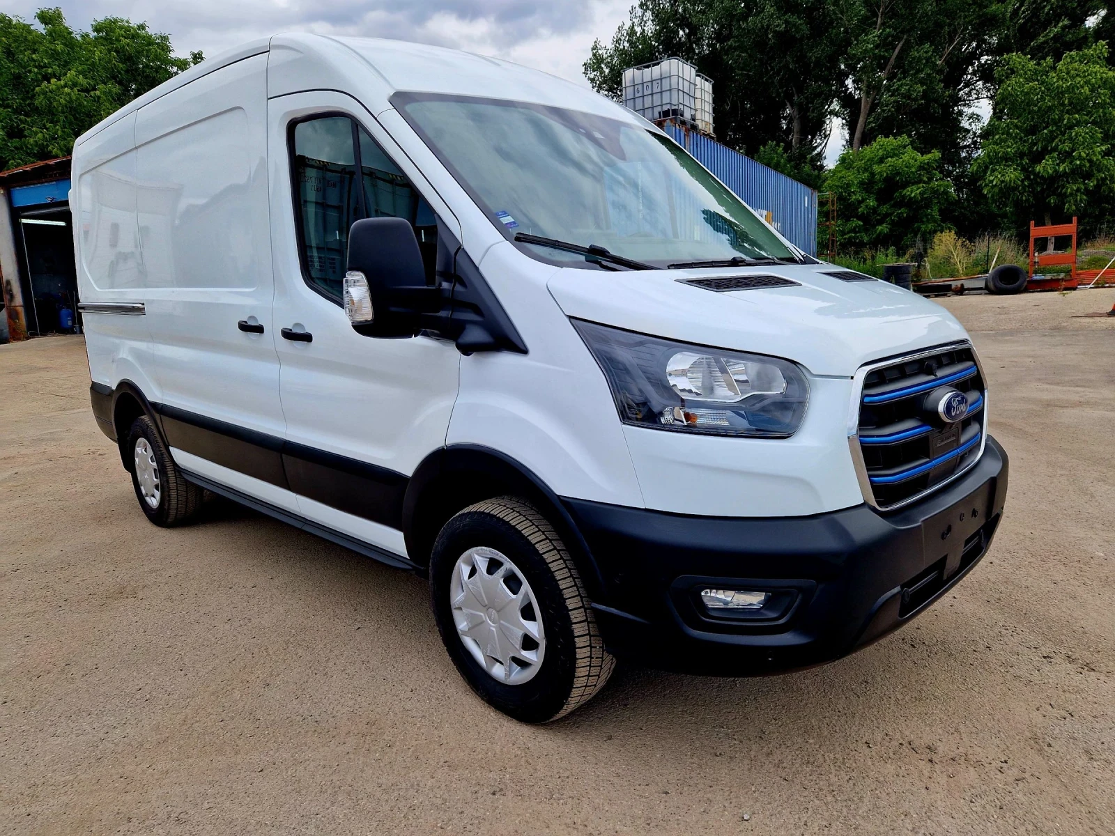 Ford Transit Е, , 68kw...8500km!!!! SWISS, , ГАРАНЦИОНЕН, снимка 2 - Бусове и автобуси - 55405855