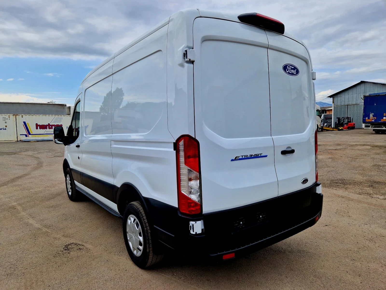 Ford Transit Е, , 68kw...8500km!!!! SWISS, , ГАРАНЦИОНЕН, снимка 5 - Бусове и автобуси - 55405855