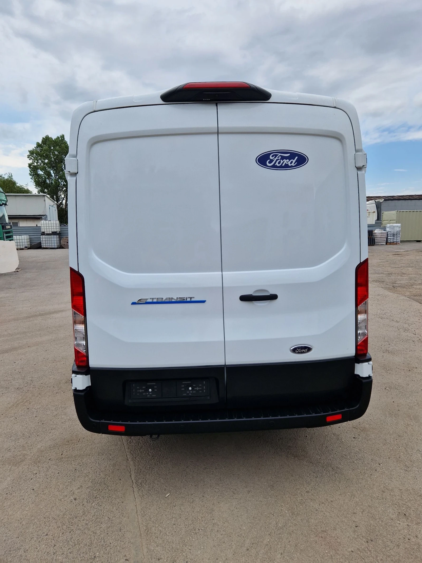 Ford Transit Е, , 68kw...8500km!!!! SWISS, , ГАРАНЦИОНЕН, снимка 7 - Бусове и автобуси - 55405855