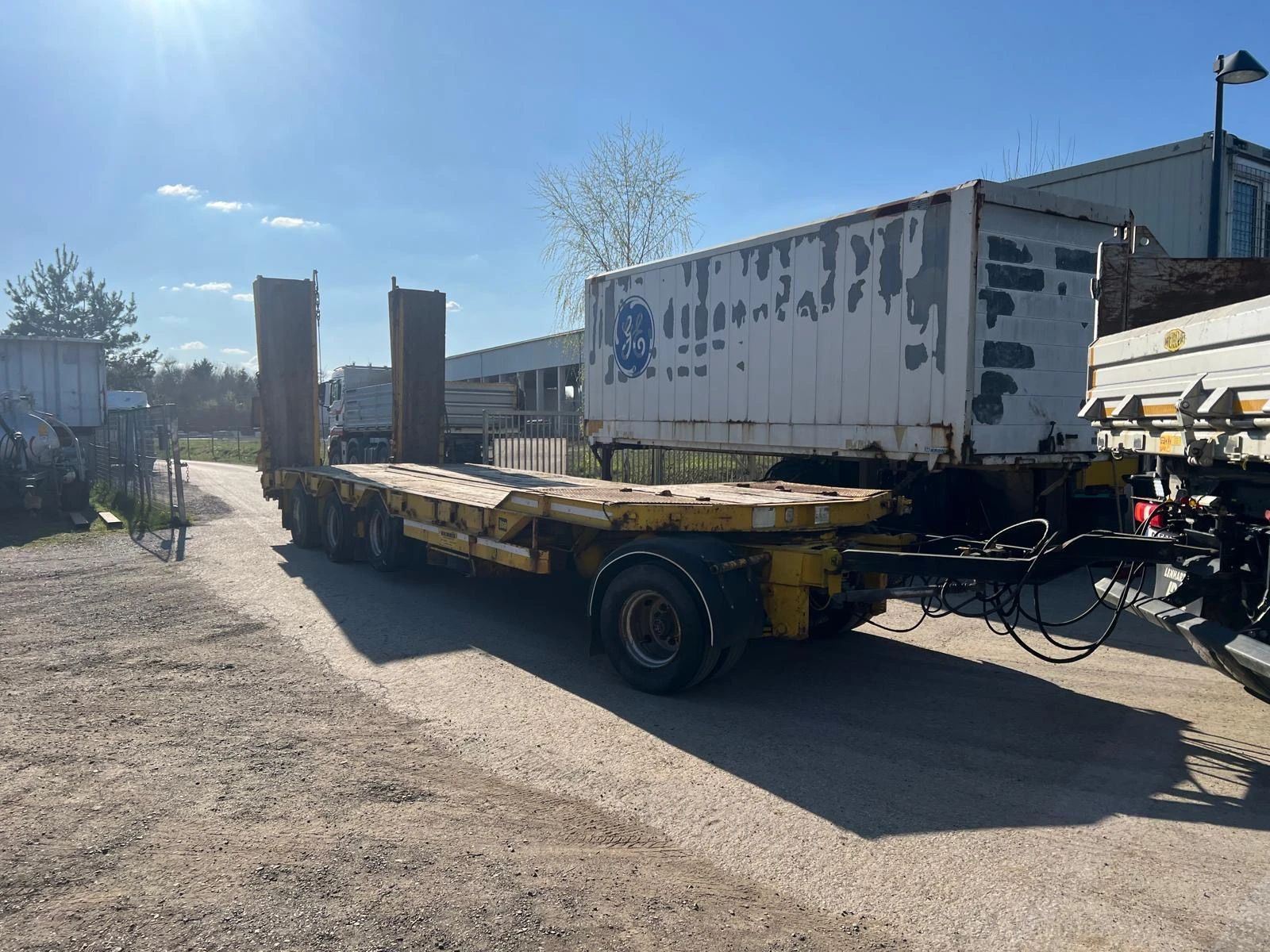   4-,  , 40-, , ,  | Mobile.bg   8