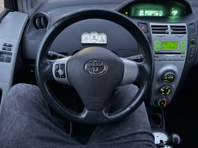 Toyota Yaris Автомат, снимка 11