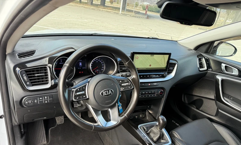 Kia Ceed 1.6///Face-Lift///Navi///Кожа///, снимка 9 - Автомобили и джипове - 48976063