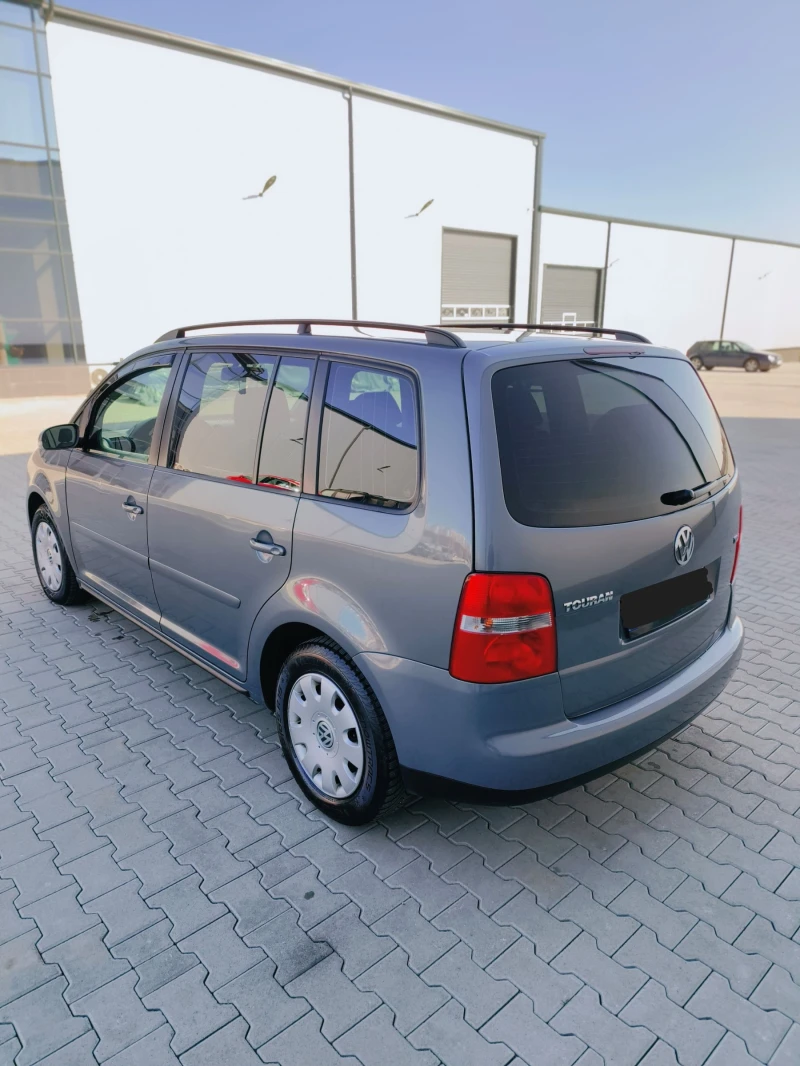 VW Touran, снимка 5 - Автомобили и джипове - 49089324