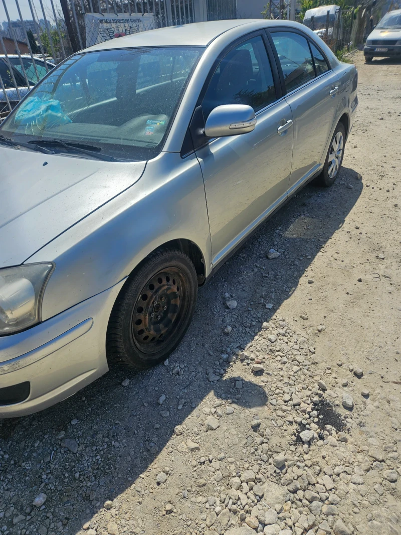 Toyota Avensis 2.0i АВТОМАТ, снимка 2 - Автомобили и джипове - 50019289