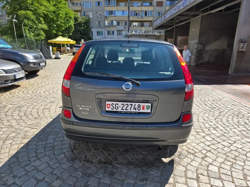 Nissan Almera tino