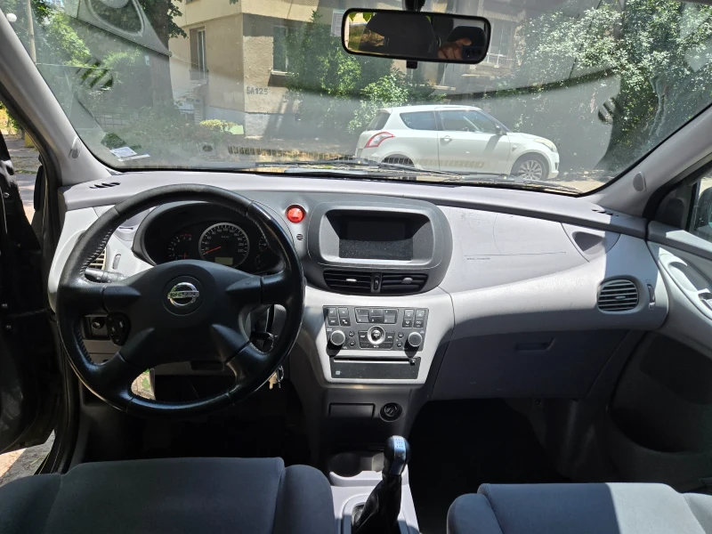 Nissan Almera tino, снимка 10 - Автомобили и джипове - 52032257