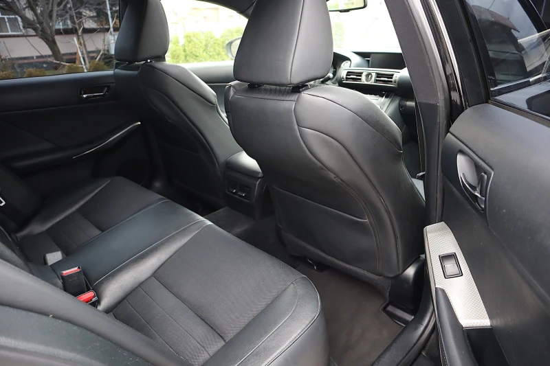 Lexus IS 300 IS300H F-Sport, снимка 14 - Автомобили и джипове - 52405464