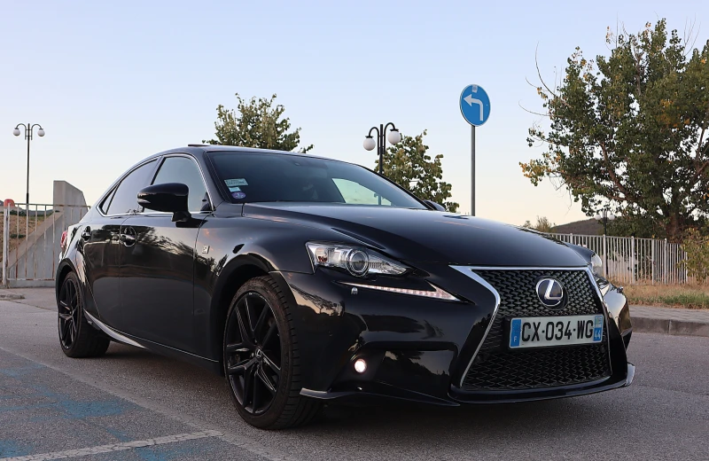 Lexus IS 300 IS300H F-Sport, снимка 8 - Автомобили и джипове - 52405464