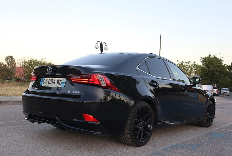 Lexus IS 300 IS300H F-Sport, снимка 7 - Автомобили и джипове - 52405464