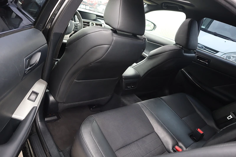 Lexus IS 300 IS300H F-Sport, снимка 13 - Автомобили и джипове - 52405464
