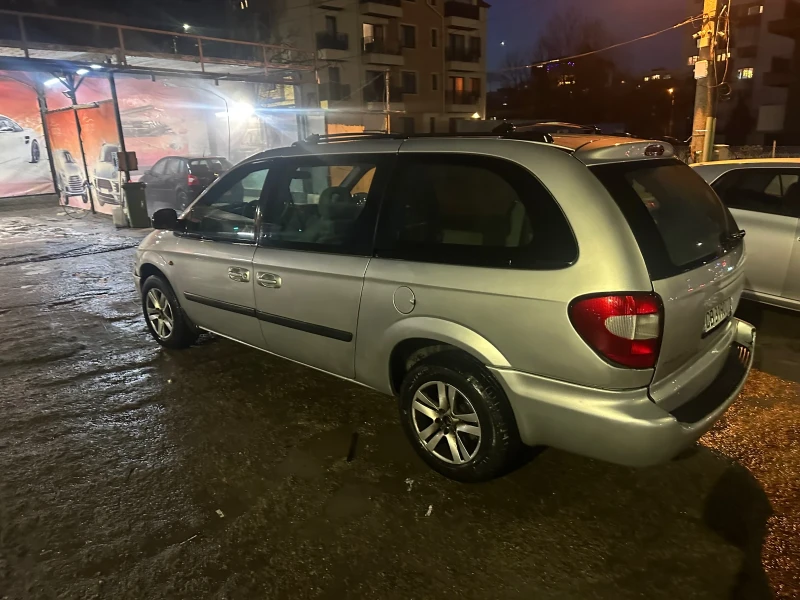 Chrysler Gr.voyager 2.8crd обслужен, снимка 4 - Автомобили и джипове - 52830638