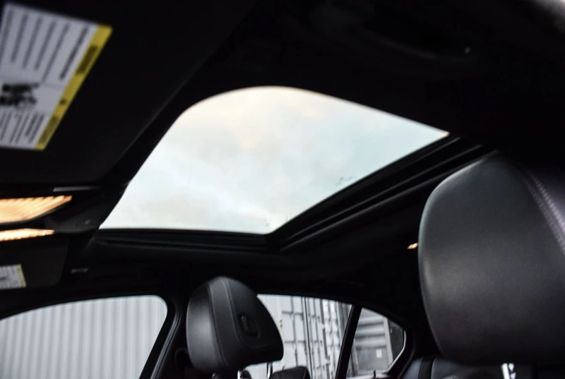 BMW 330 2022 BMW 3 Series 330e xDrive M Sport, снимка 12 - Автомобили и джипове - 53179052