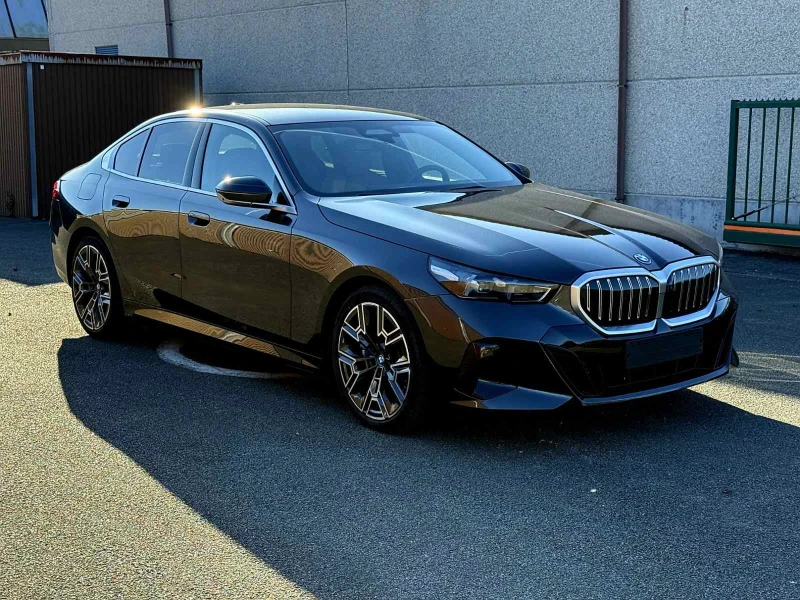 BMW 550 ОЧАКВАН ВНОС* ГАРАНЦИОНЕН* М-SPORT* xDrive* FULL, снимка 6 - Автомобили и джипове - 53215367