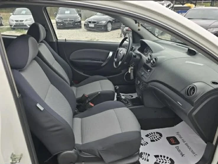 Chevrolet Aveo, снимка 9 - Автомобили и джипове - 54079909