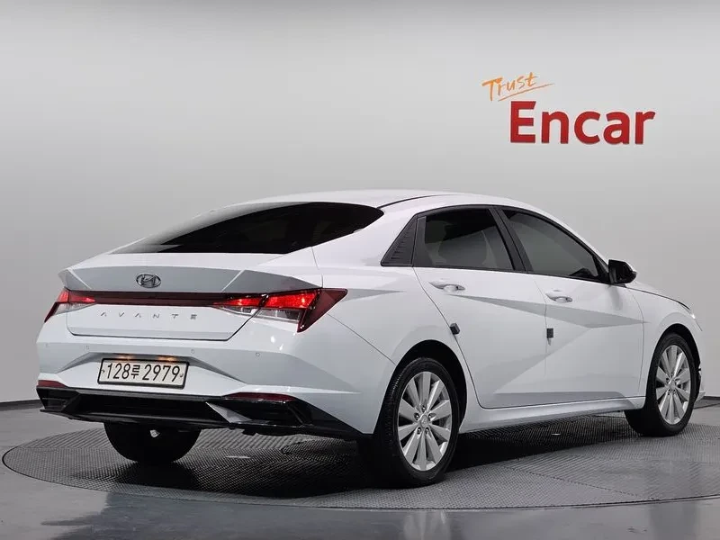 Hyundai Elantra 1.6 SMART, снимка 2 - Автомобили и джипове - 55217213
