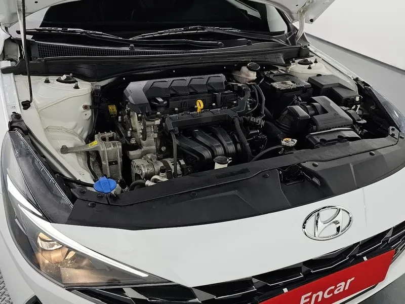 Hyundai Elantra 1.6 SMART, снимка 6 - Автомобили и джипове - 55217213