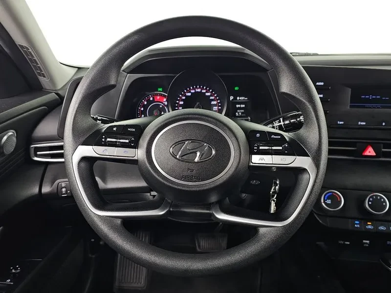 Hyundai Elantra 1.6 SMART, снимка 12 - Автомобили и джипове - 55217213