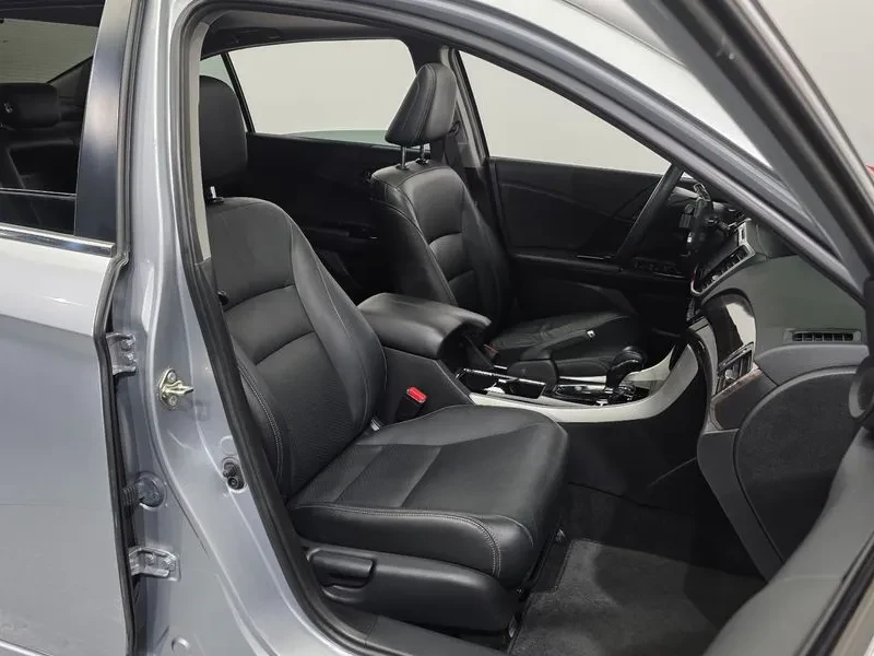 Honda Accord 2.4 9Th Generation, снимка 12 - Автомобили и джипове - 55920820