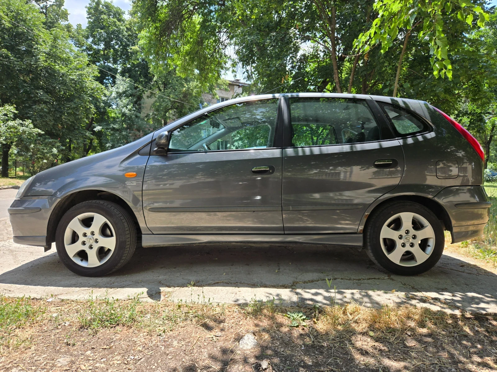 Nissan Almera tino  - изображение 4