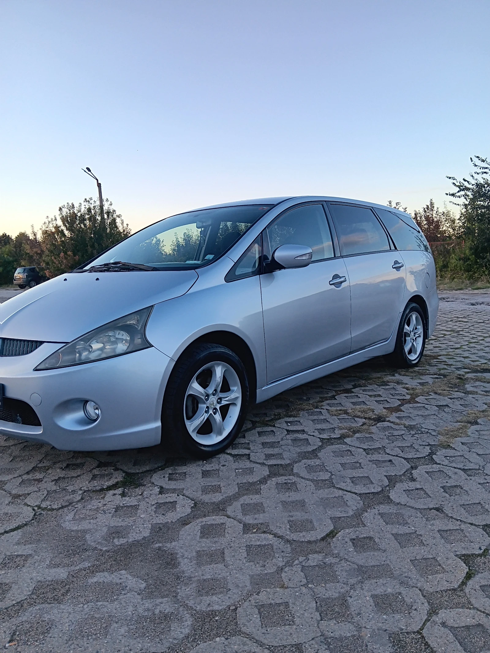 Mitsubishi Grandis | Mobile.bg — изображение 2