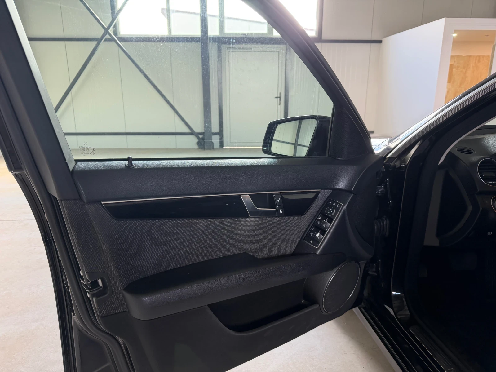 Mercedes-Benz C 200, снимка 10 - Автомобили и джипове - 53567485