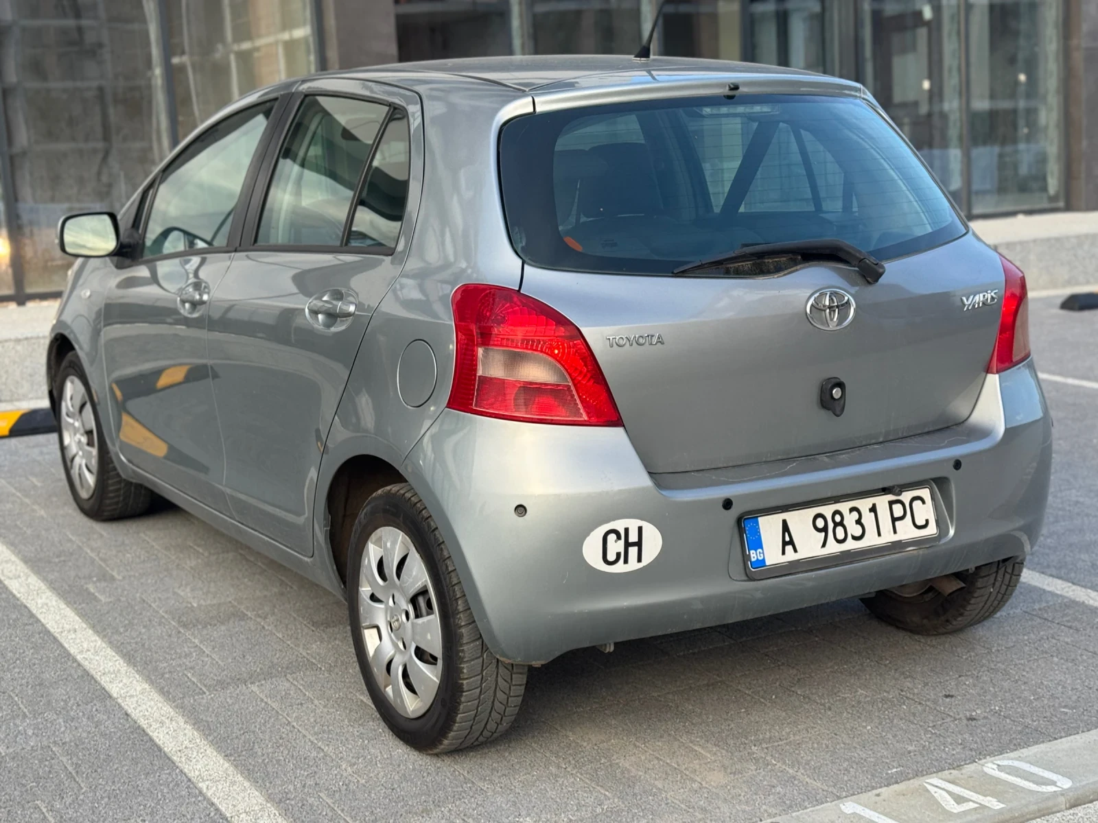 Toyota Yaris Автомат, снимка 4 - Автомобили и джипове - 53434291