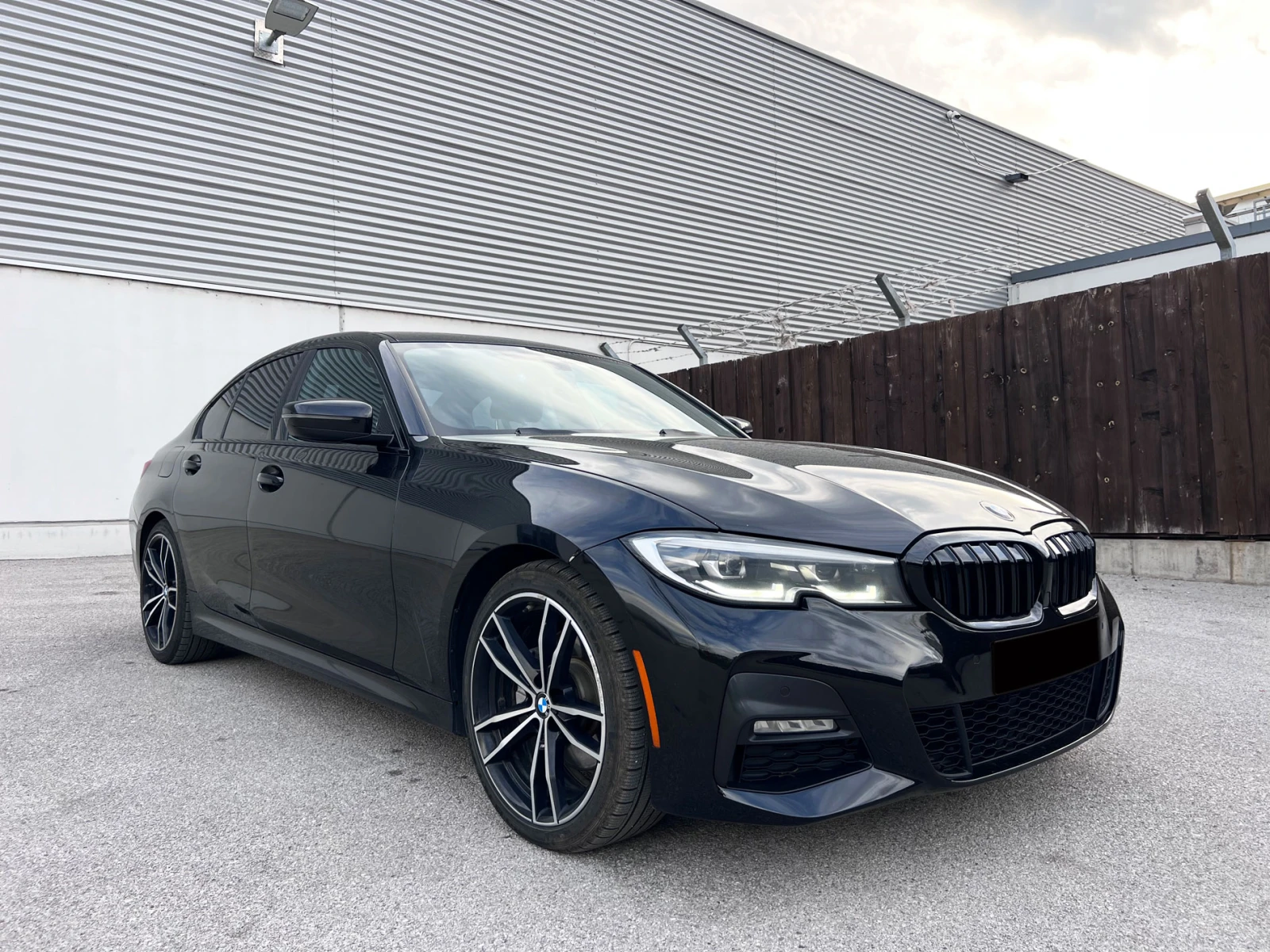 BMW 330 M-Sport, снимка 3 - Автомобили и джипове - 53699659